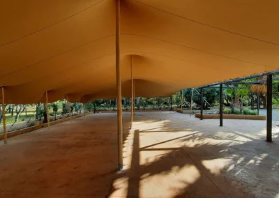 postes alineados de carpa permanente