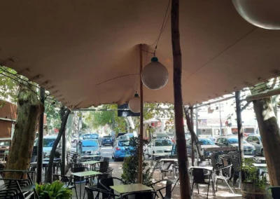 Interior de carpa beduina permanente para uso de terraza con los cuatro lados abiertos