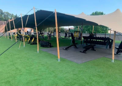 Sombra total gimnasio exterior